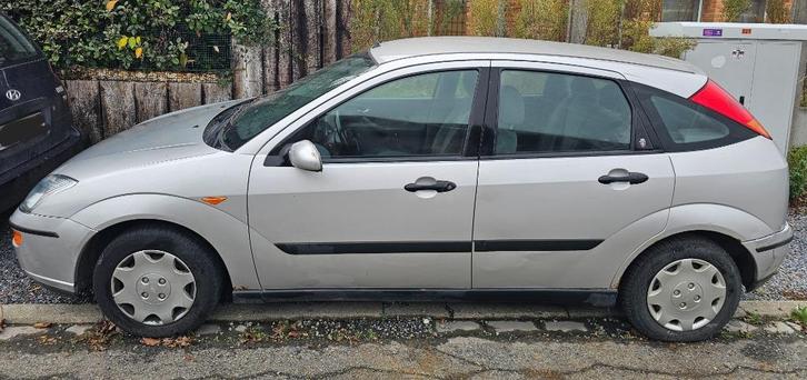 Ford focus essence, Autos, Ford, Particulier, Focus, Air conditionné, Rétroviseurs électriques, Sièges électriques, Essence, Coupé