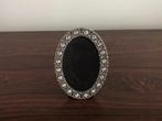 Lijstje kadertje ovaal zilverkleurig met “ steentjes “ glas, Antiek en Kunst, Curiosa en Brocante, Ophalen of Verzenden