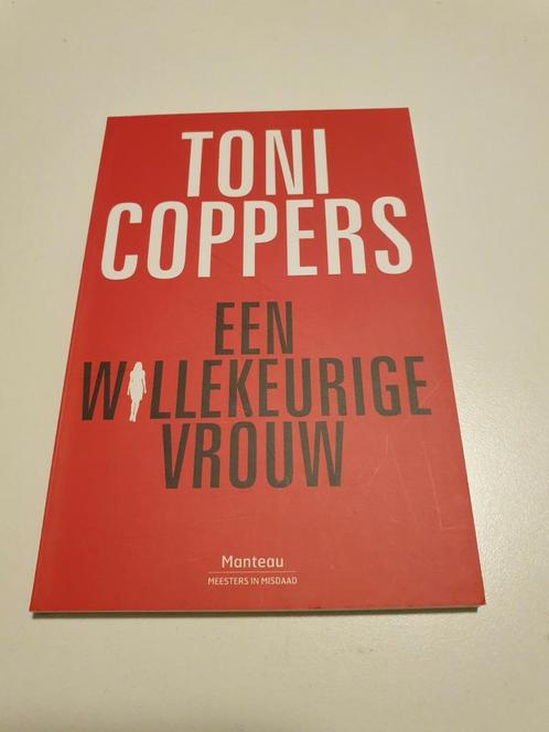 Een willekeurige vrouw. - Toni Coppers.   9786555500653, Boeken, Politiek en Maatschappij, Zo goed als nieuw, Ophalen of Verzenden