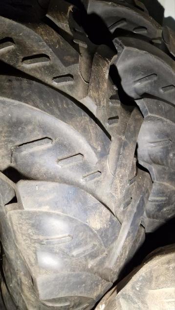 kleber 20.8r38 met velg en voorbanden john deere beschikbaar voor biedingen