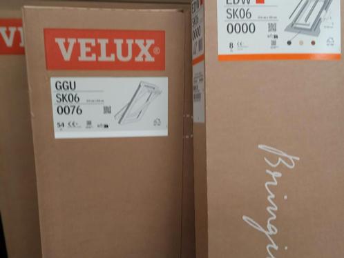 Velux 114x118 PVC, Doe-het-zelf en Bouw, Raamkozijnen en Schuifdeuren, Nieuw