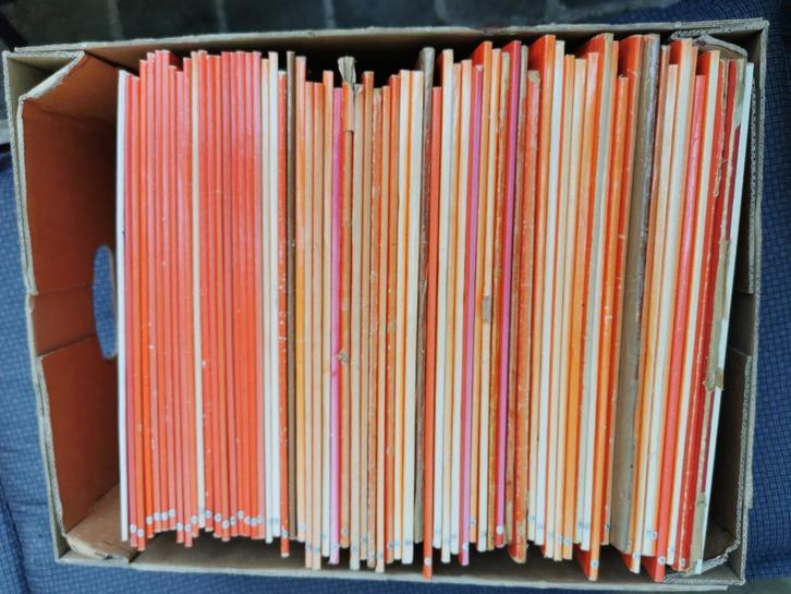 56 Suske en Wiske stripboeken. Gekleurde versie. Prijs/lot., Boeken, Stripverhalen, Gelezen, Meerdere stripboeken, Ophalen of Verzenden