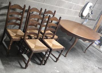 5 rieten stoelen beschikbaar voor biedingen