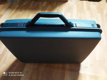 akten tas (laptop) beschikbaar voor biedingen