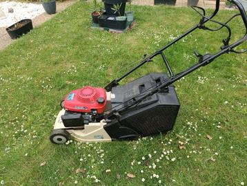 Grasmachine benzine Honda, Tuin en Terras, Ophalen, Cirkelmaaier, Gebruikt, Opvangbak