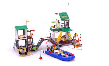 LEGO City Harbor 4644 Marina Topstaat beschikbaar voor biedingen