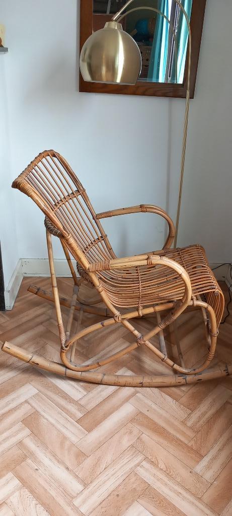 Bamboe / rotan Schommelstoel, Huis en Inrichting, Fauteuils, Zo goed als nieuw, Hout, Riet of Rotan, 50 tot 75 cm, 100 tot 125 cm