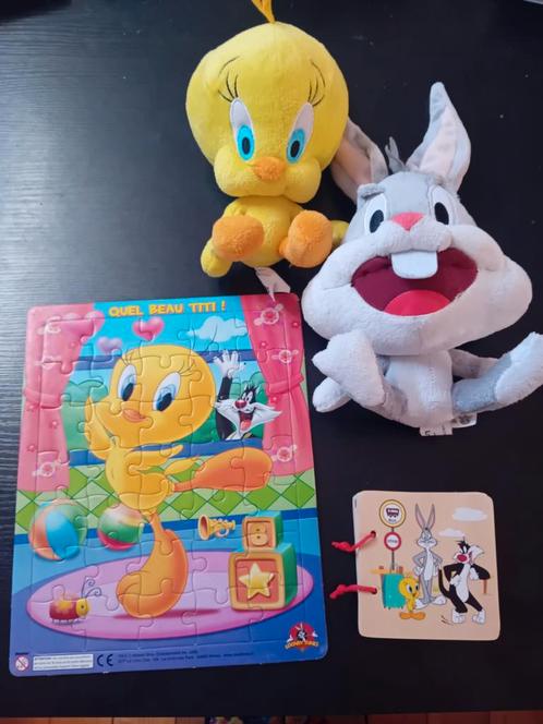 Lot peluches et jeux looney tunes, Enfants & Bébés, Jouets | Jouets de bébé, Comme neuf, Enlèvement ou Envoi