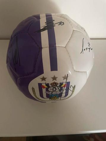 RSC Anderlecht - RSCA Gesigneerde Voetbal  beschikbaar voor biedingen