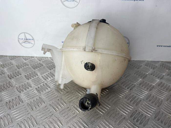 Réservoir d'expansion d'un Mercedes Sprinter, Autos : Pièces & Accessoires, Autres pièces automobiles, Mercedes-Benz, Utilisé