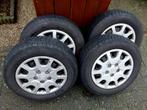 Très bons pneus hiver 195/65-15, originales Hyundai i30, Auto-onderdelen, Banden en Velgen, Ophalen, Gebruikt, 15 inch, Banden en Velgen