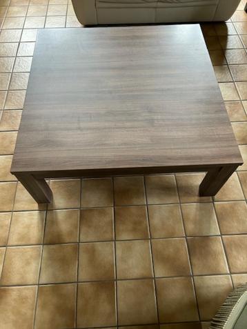 salontafel en tv-meubel beschikbaar voor biedingen