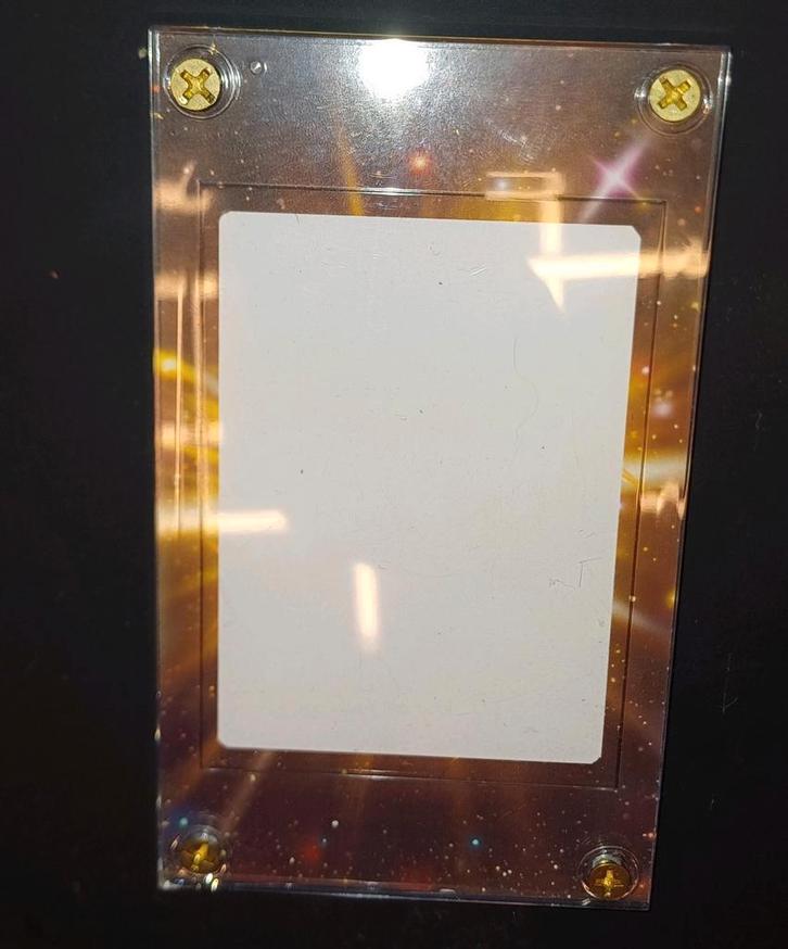 Modern Era: Custommade 1-card display Shiny Mew Cel025, Hobby en Vrije tijd, Verzamelkaartspellen | Pokémon, Ophalen of Verzenden