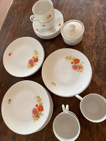 Vinted koffieservies beschikbaar voor biedingen