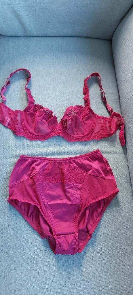 Ensemble slip T46 et soutien gorge 95B DIOR neuf bordeau, Kleding | Dames, Ondergoed en Lingerie, Setje, Overige kleuren, Ophalen