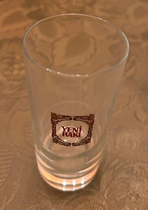 1 glas YENI RAKI, Verzamelen, Glas en Drinkglazen, Gebruikt, Borrel- of Shotglas, Ophalen of Verzenden