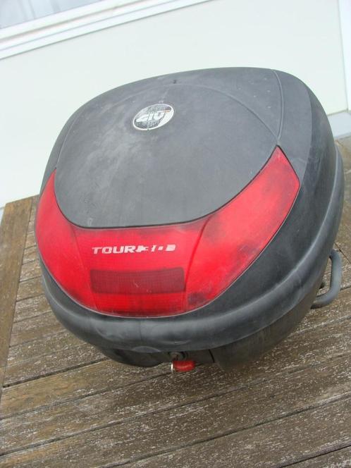 GIVI helm- of bagage koffer voor brommer, scooter, motor., Fietsen en Brommers, Brommers | Toebehoren, Gebruikt, Koffer, Ophalen