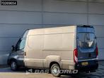 Iveco Daily 35S21 3.0L Automaat L2H2 210PK 3,5t Trekhaak LED, Auto's, Stof, Euro 6, 4 cilinders, Iveco