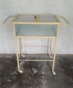 Vintage medische trolley, Ophalen