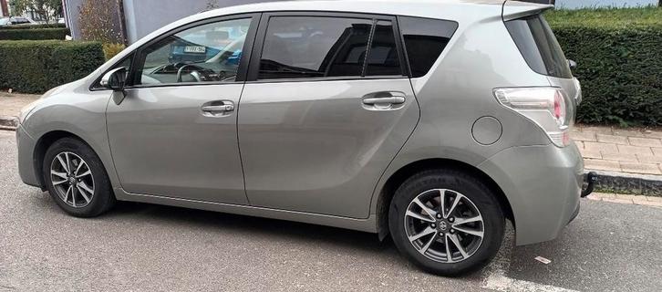 Toyota Verso 1.6 vvt-i benzine 2013, Auto's, Toyota, Particulier, Verso, Trekhaak, Benzine, Euro 5, Handgeschakeld, Ophalen
