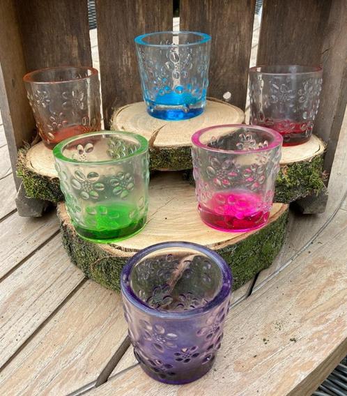ZOMERAVOND GELUK – WAXINELICHT GLAS 6 ASS KLEUREN 9 CM NIEUW, Huis en Inrichting, Woonaccessoires | Kandelaars en Kaarsen, Nieuw