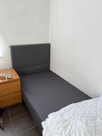 Goede boxspring beschikbaar voor biedingen