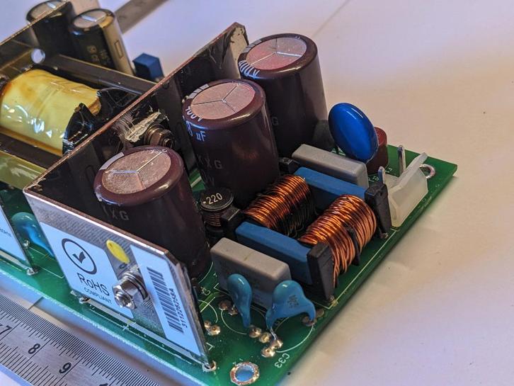 Open Chassis voeding 12 Vdc / 7,5 A (90 W continu), Hobby en Vrije tijd, Elektronica-componenten, Gebruikt, Ophalen of Verzenden