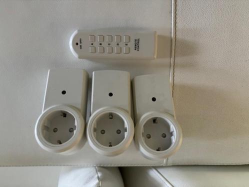 Ecolite set van 3 op afstand bediende stopcontacten, Doe-het-zelf en Bouw, Elektriciteit en Kabels, Nieuw, Stopcontact, Ophalen of Verzenden