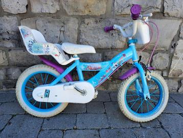 Vélo fille disponible aux enchères