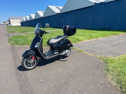 Vespa 300 GTS Super, Motoren, Motoren | Piaggio, Particulier, Scooter, 12 t/m 35 kW, 1 cilinder, Ophalen