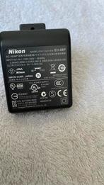 Chargeur original Nikon EH-68P, Audio, Tv en Foto, Fotografie | Accu's en Batterijen, Zo goed als nieuw