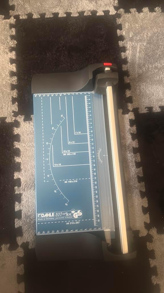 Snijmachine, Diversen, Schrijfwaren, Zo goed als nieuw, Ophalen