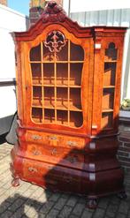 0626 Barok Buik vitrine, notenhout., Overige materialen, Gebruikt, Barok, 200 cm of meer