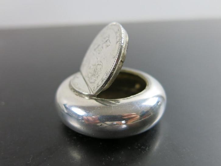 Engels zilveren George III zilverenkroon muntstuk zak asbak, Antiek en Kunst, Antiek | Zilver en Goud, Zilver, Ophalen of Verzenden