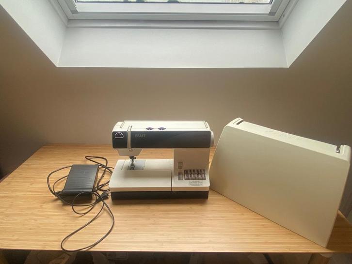 Naaimachine PFAFF Select 3.2, Hobby en Vrije tijd, Naaimachines en Toebehoren, Zo goed als nieuw, Naaimachine, Pfaff, Ophalen of Verzenden