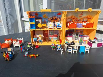 Draagbaar huisje met toebehoren van Playmobil.. beschikbaar voor biedingen