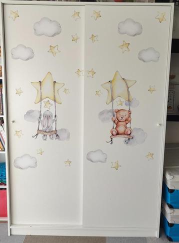 Kindermeubels - kinderbed met lades - boekenkast - kleerkast beschikbaar voor biedingen