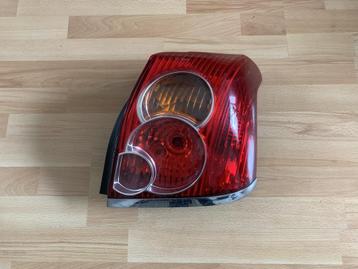 achterlicht rechts toyota avensis sedan T25 2003 tot 2008 beschikbaar voor biedingen