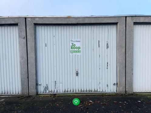 Afgesloten garagebox in centrum Roeselare, Immo, Garages en Parkeerplaatsen, Provincie West-Vlaanderen