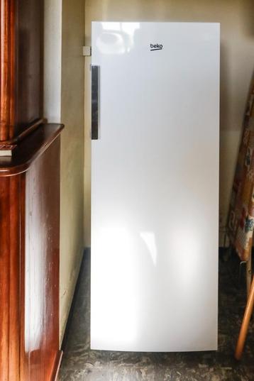 Diepvrieskast BEKO 152 cm, Elektronische apparatuur, Zo goed als nieuw, 140 tot 160 cm, Ophalen, Vrieskast