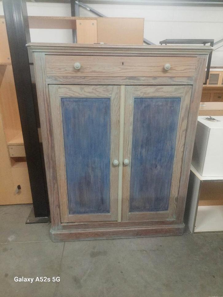 Grand buffet bois massif patiné, Antiquités & Art, Antiquités | Meubles | Armoires, Enlèvement