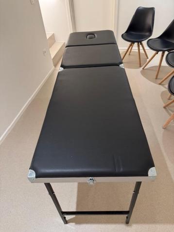 Mobiele behandeltafel  beschikbaar voor biedingen