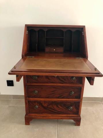 Chique secretaire mahonie beschikbaar voor biedingen