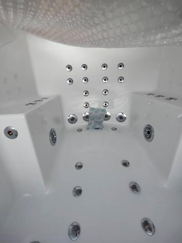 Bad Whirlpool turbo 2-persoons, lucht- én watermassage beschikbaar voor biedingen