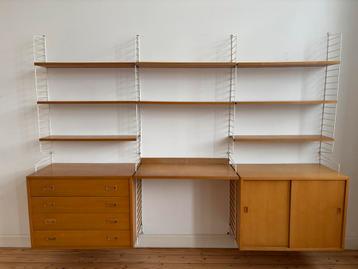 Nisse String wandmeubel essenhout beschikbaar voor biedingen