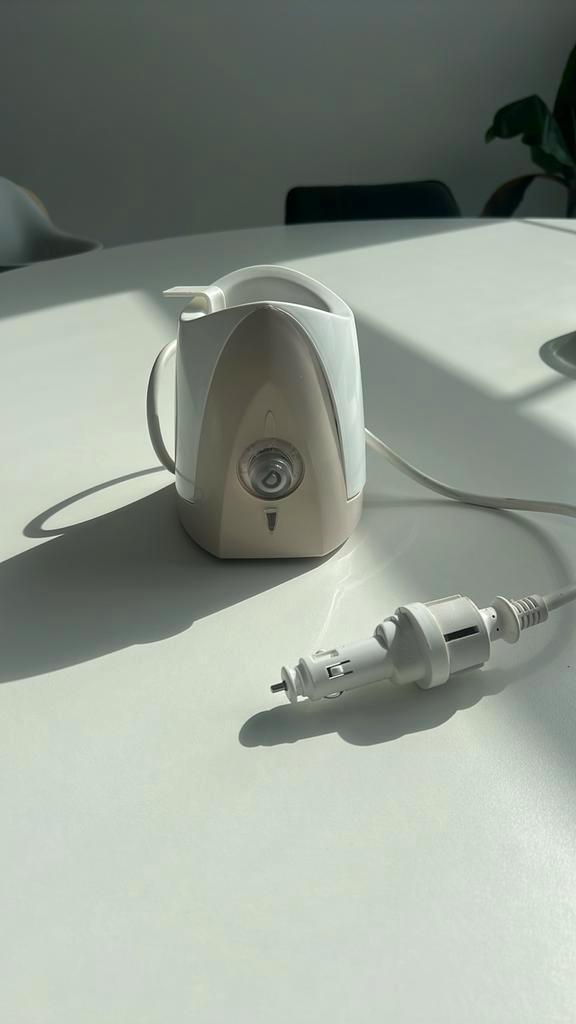 Flessenwarmer voor onderweg met auto stopcontact, Kinderen en Baby's, Babyvoeding en Toebehoren, Gebruikt, Ophalen