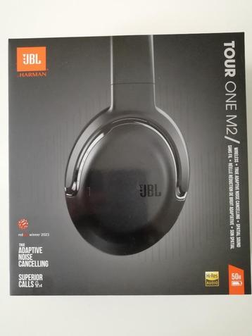 JBL TOUR ONE M2 ZWART