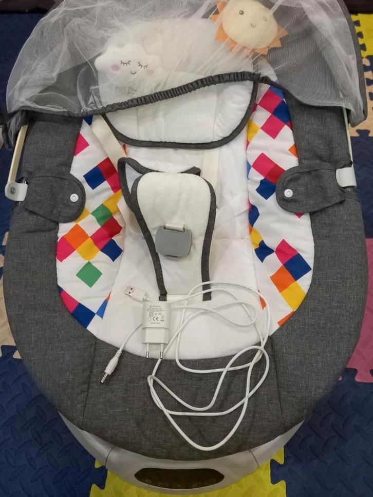 Elektrische Schommel babyschommelstoel, Enfants & Bébés, Relax bébé, Comme neuf, Siège de balançoire, Autres marques, Avec ceinture(s)