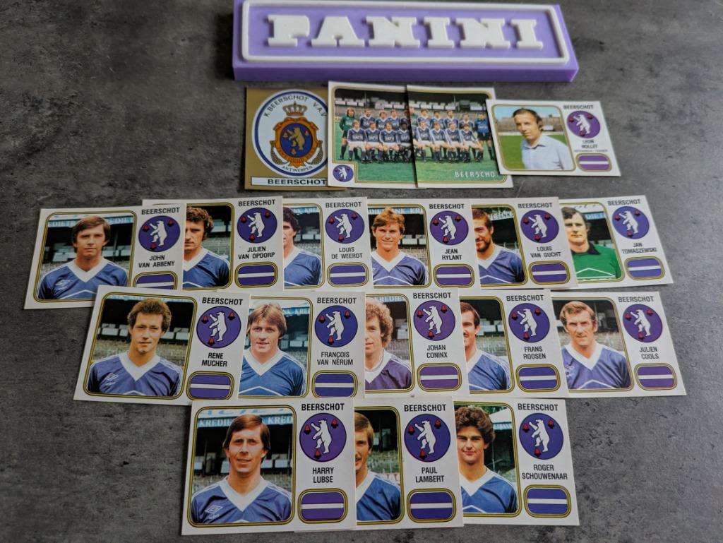 PANINI FOOTBALL 81 BEERSCHOT 18 AUTOCOLLANTS 1981, Envoi