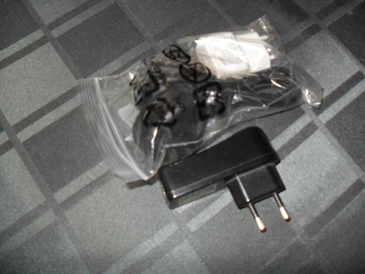 tom tom 2 x  en mio navigatie 1 x, Auto diversen, Autonavigatie, Nieuw, Ophalen of Verzenden